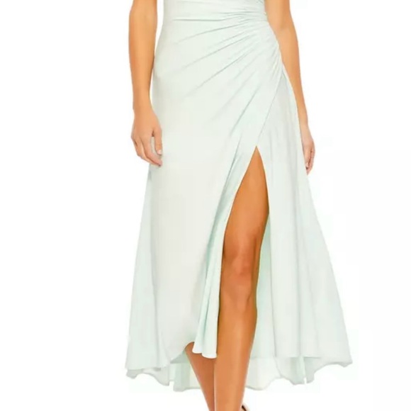 Ieena MAC Duggal ruched off the shoulder dress size 2 light green - Picture 2 of 9